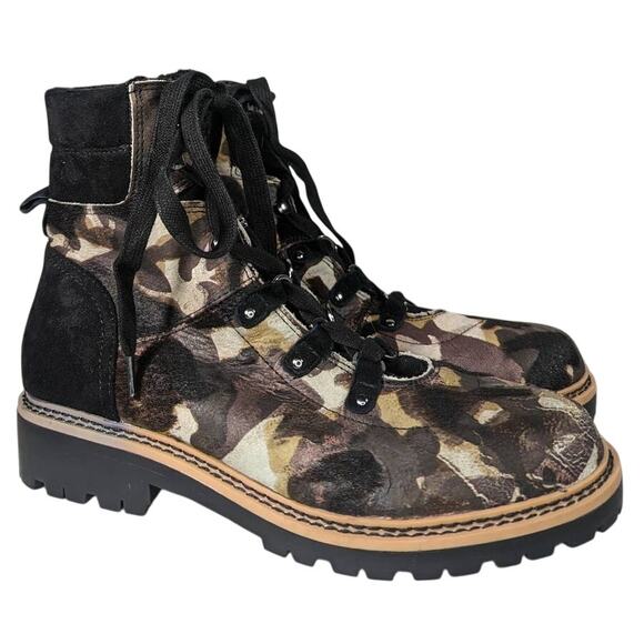 Me‎ Too Genuine Leather Santos Combat Boots Camo Suede 7M Memory Foam Padded - Picture 9 of 16